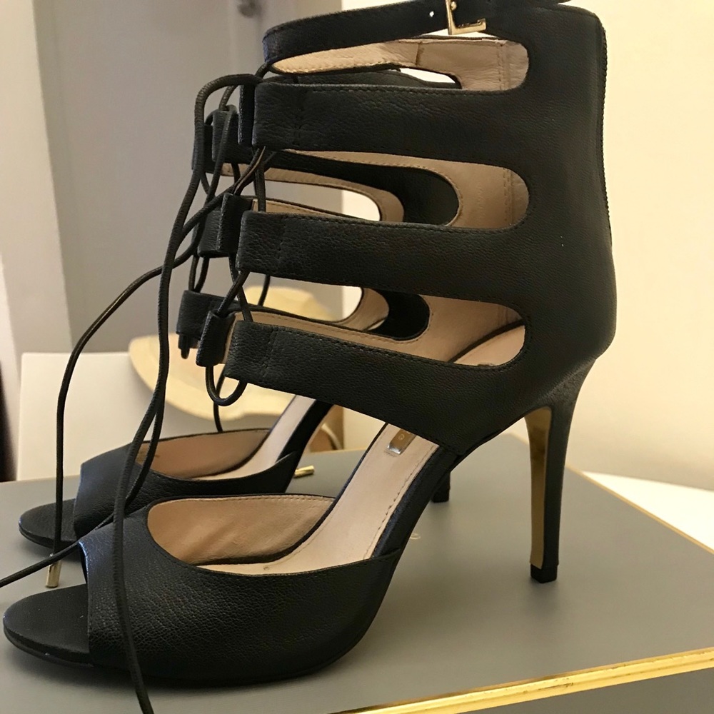 Janell Louis et Cie Heels